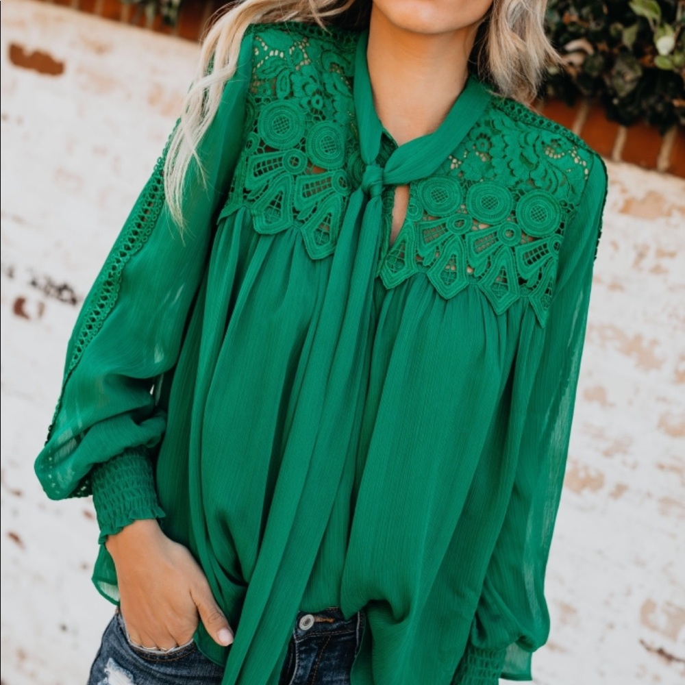 Plaza lace blouse